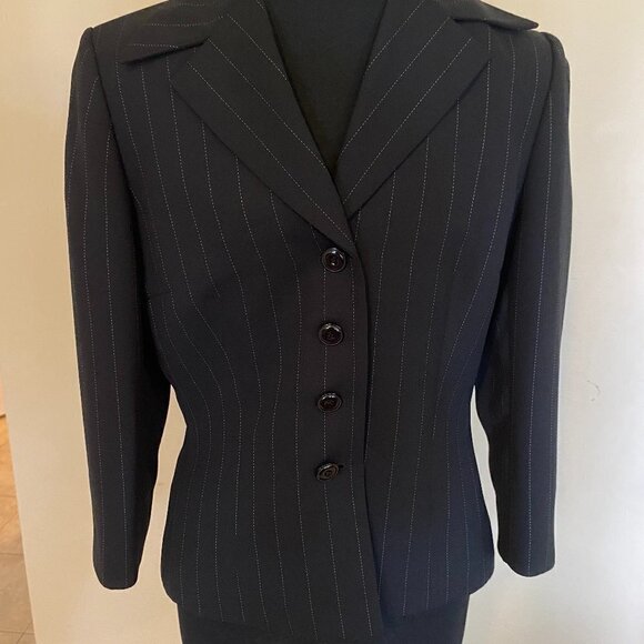 Arthur Levine Tahari Wide Pin Stripe Women’s Blazer Size 8 Office classic - Picture 1 of 5